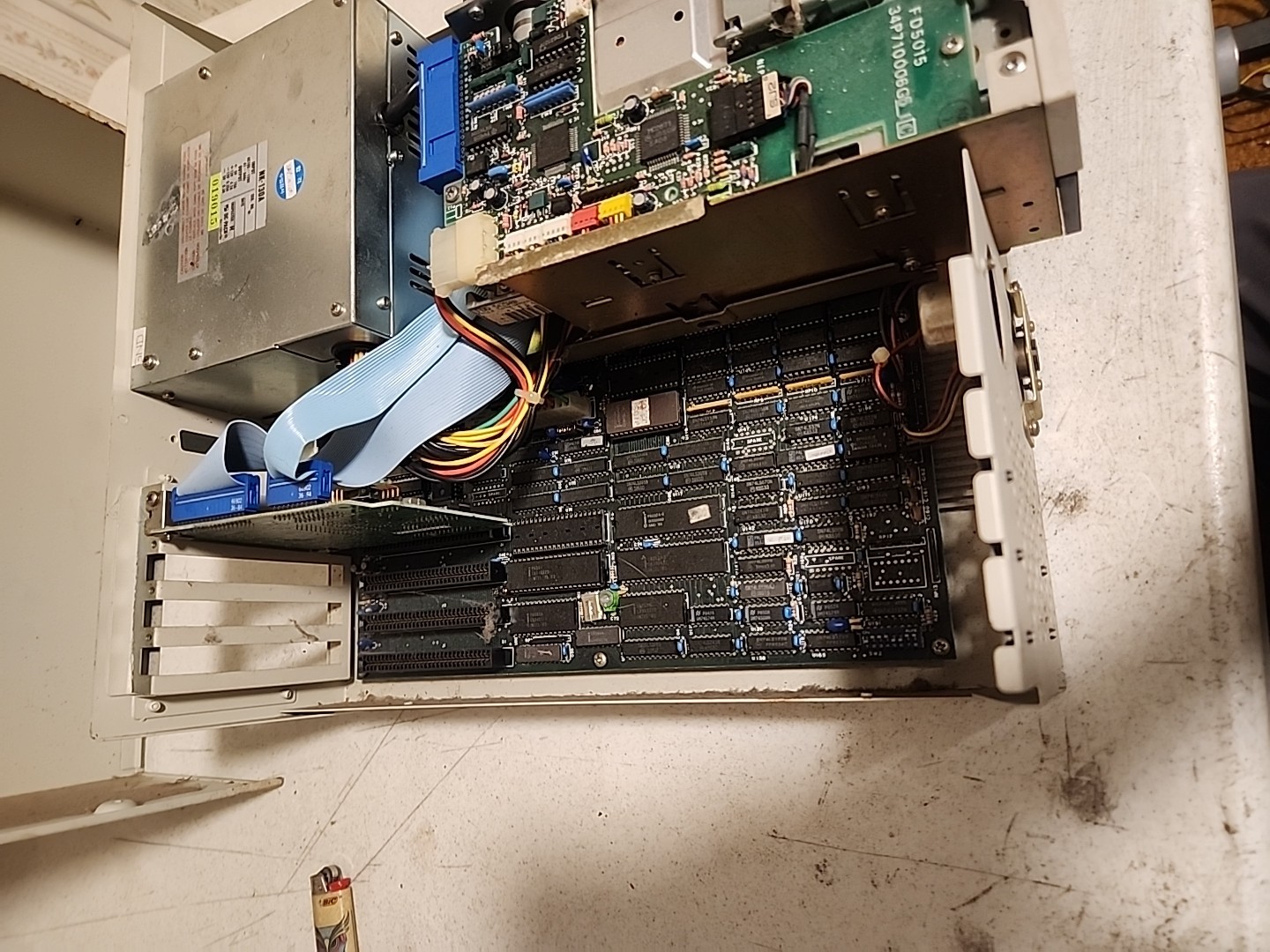 Vintage Desktop PC Leading Edge Model DC-2012 Computer Powers On