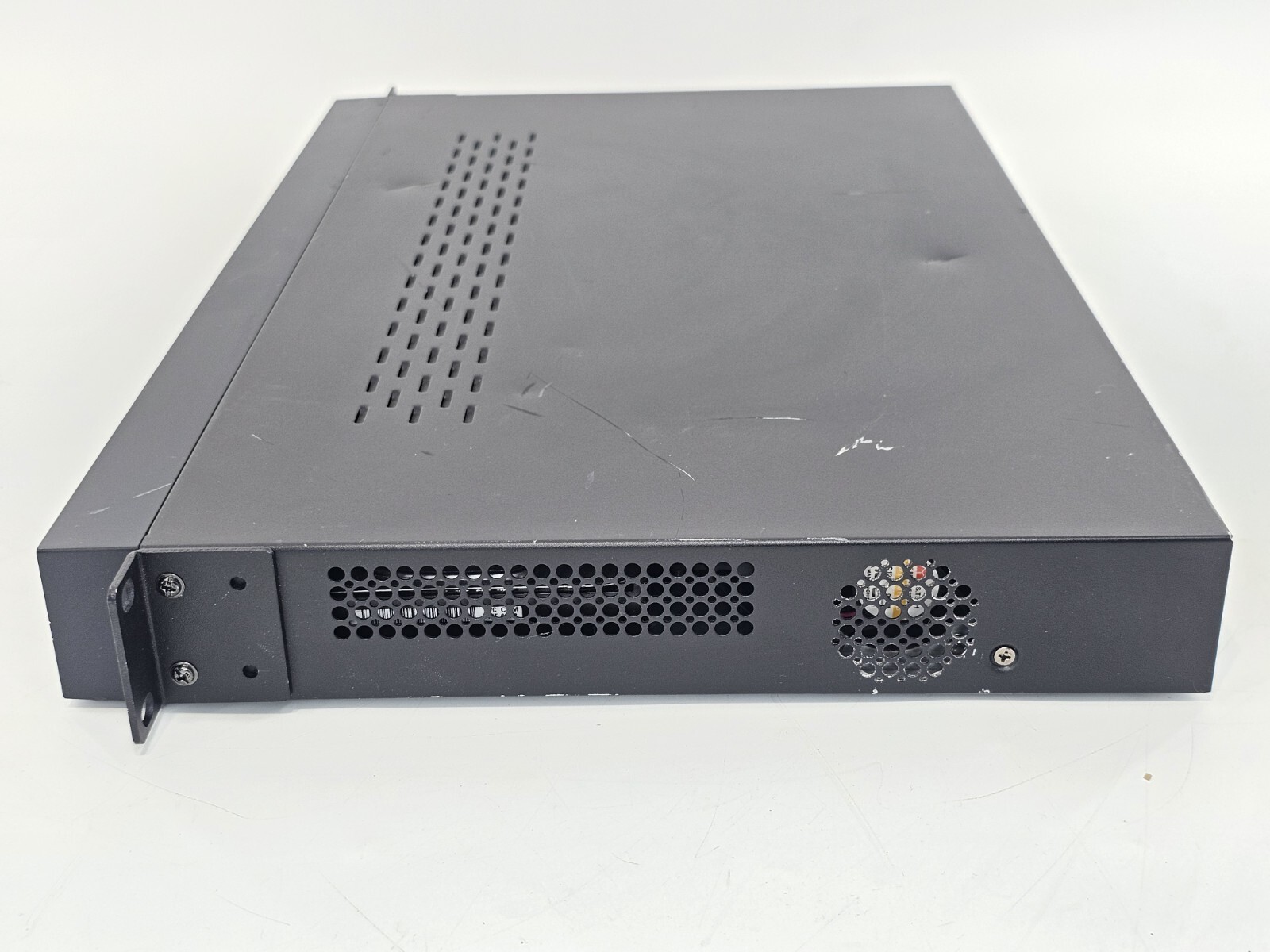 3xLOGIC V250-8-4TB Embedded PoE Server