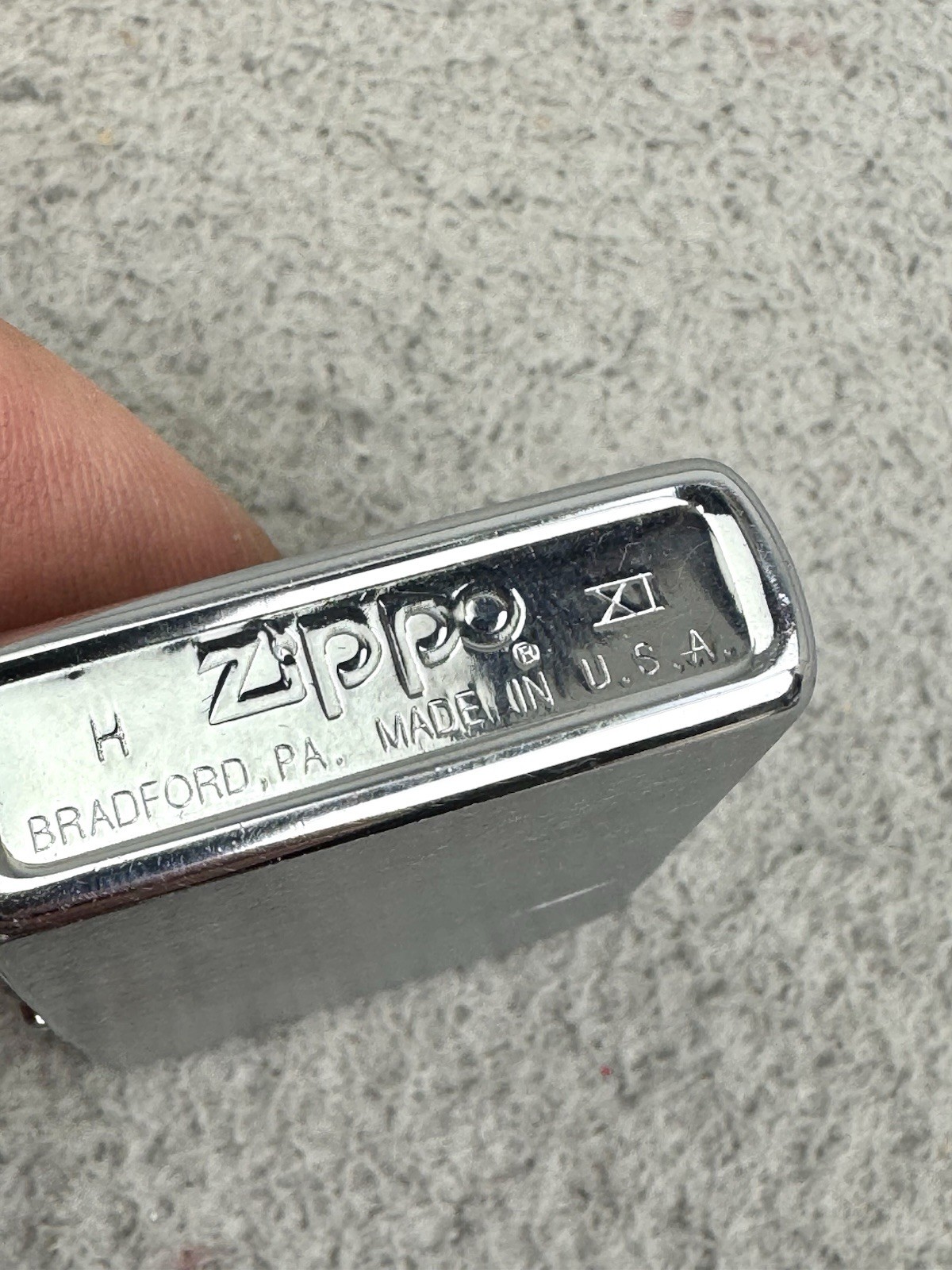 Vintage 1995 Zippo Lighter Plain H (XI) Untested