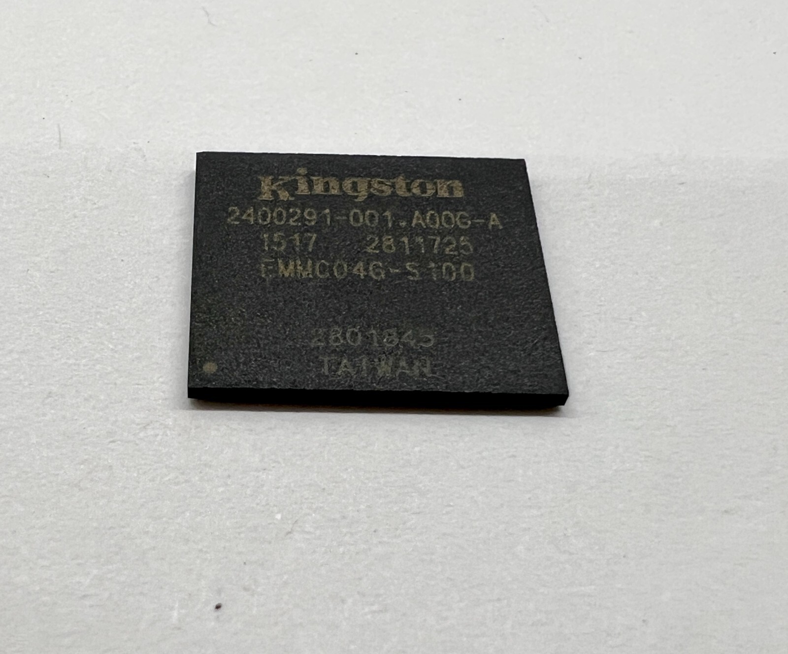 2pcs of EMMC04G-S100-B08U Kingston technlogy