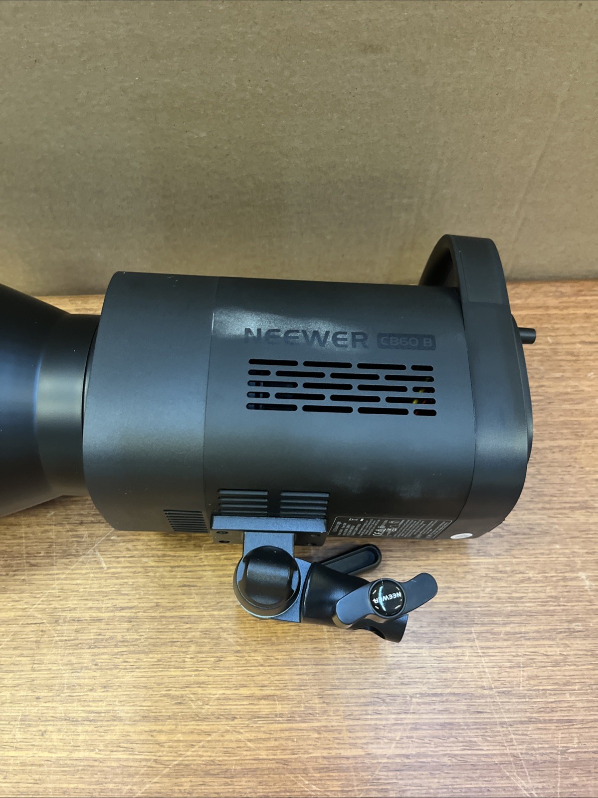 NEEWER CB60B LED VIDEO LIGHT