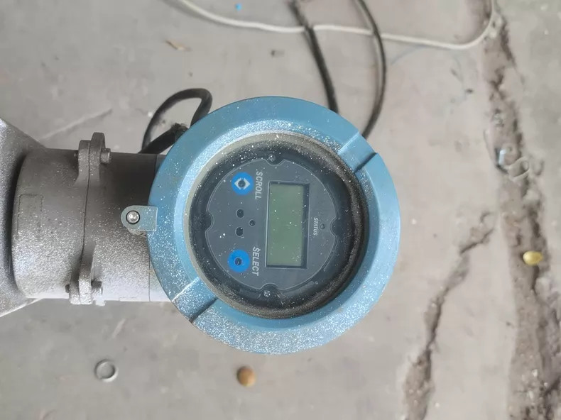 Micro Motion R100S128NCAAMZZZZUL Flow Sensor Used 1PCS