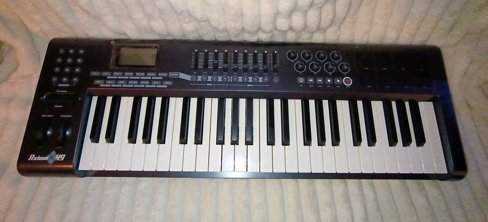 M-Audio Axiom 49 Key, Keyboard, 8 Trigger Pads, Assignable Controls & More!