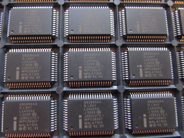S82093AA INTEL I/O Advanced Programmable Interrupt Controller 64pin PQFP 1pc USA