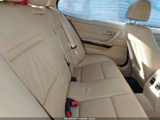 328I      2010 Glove Box 4923726