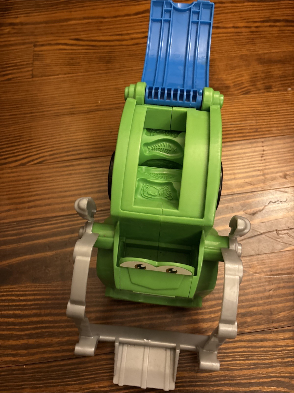 Hasbro Play Doh Trash Tossin Rowdy Rolling Garbage Truck Kids Toy Press Designs