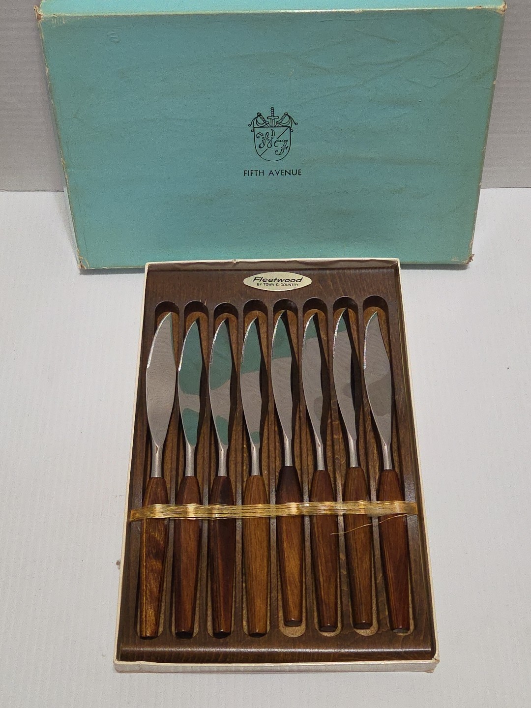 Town Country Fleetwood Wood Steak Knife Set 8 PC. Modern Columbia In Tray W/box