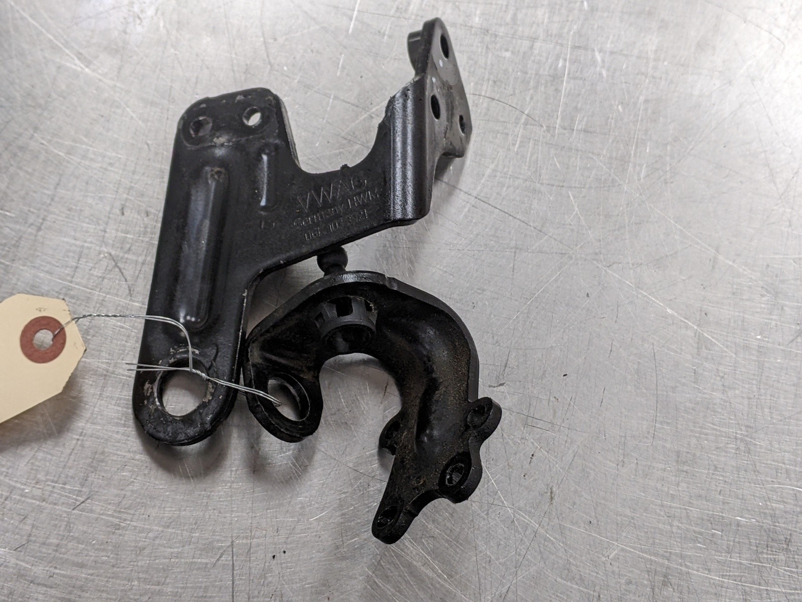 Engine Lift Bracket For 15-18 Volkswagen Golf 1.8 06K103392F FWD