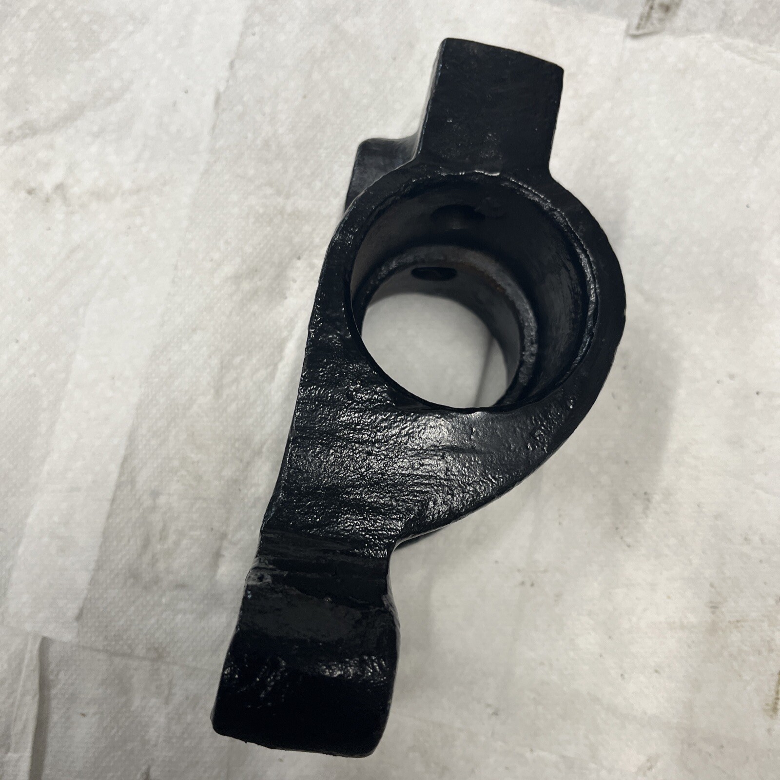 Peterbilt Spring Eye Pivot Air Leaf Bracket 98076C Used