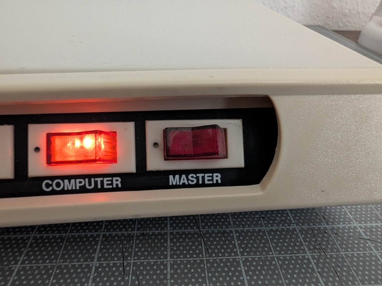Vintage Computer Power Controller Surge Protector Power Supervisor Model MT-767