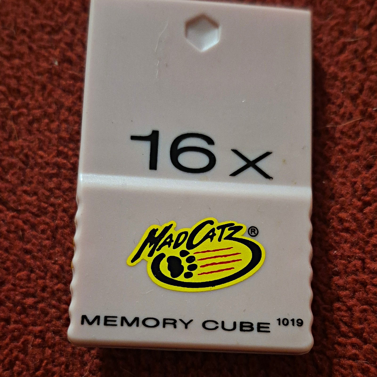 Mad Catz Memory Card 16x 16MB for Nintendo GameCube White Model 1019