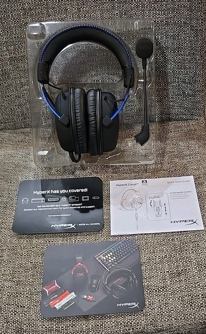 /L@@K\ HyperX Cloud PlayStation Official PS4 Wired Stereo Gaming Headset. Nice!