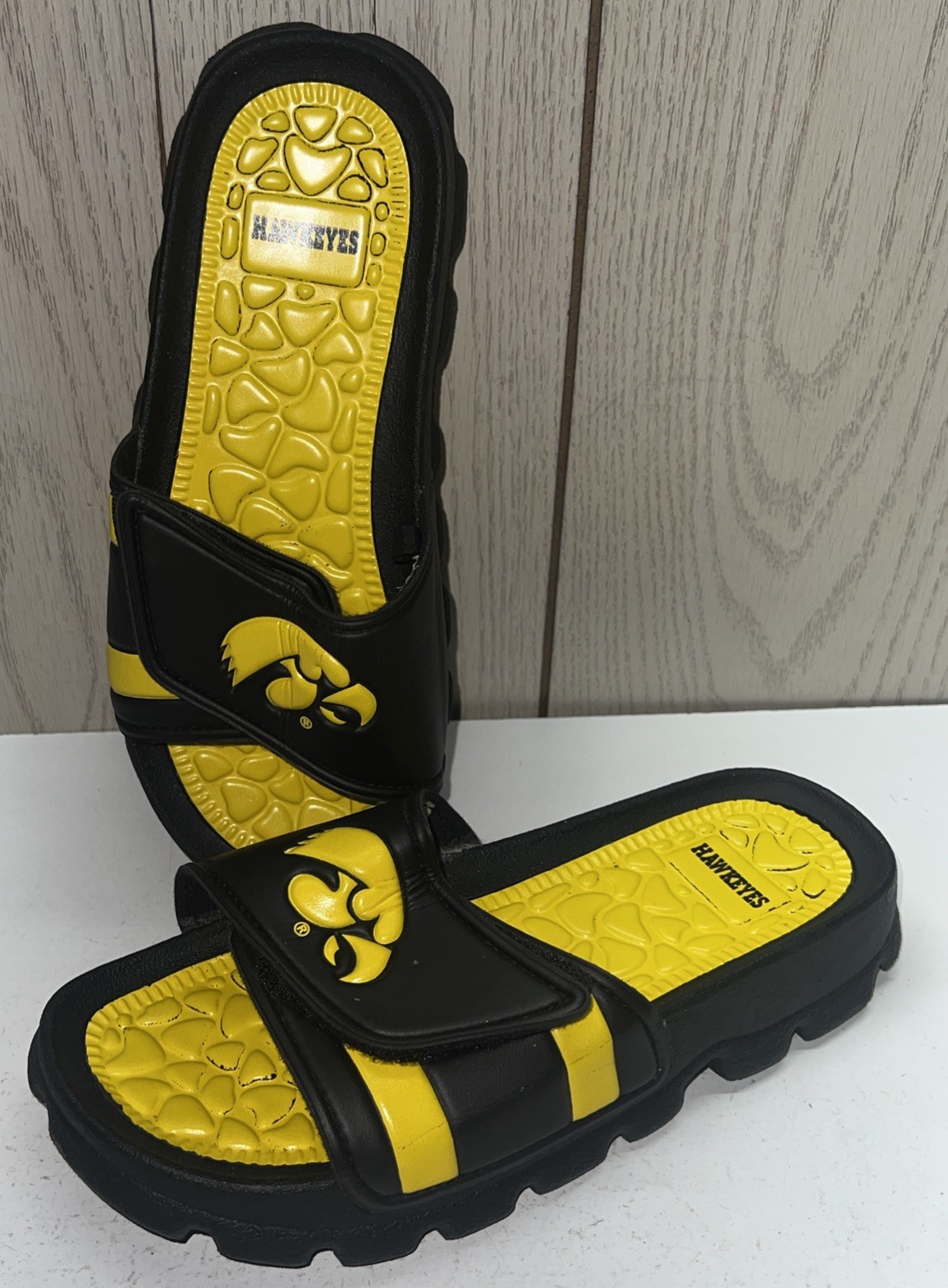 Iowa Hawkeyes Men’s Slides Sandals Medium