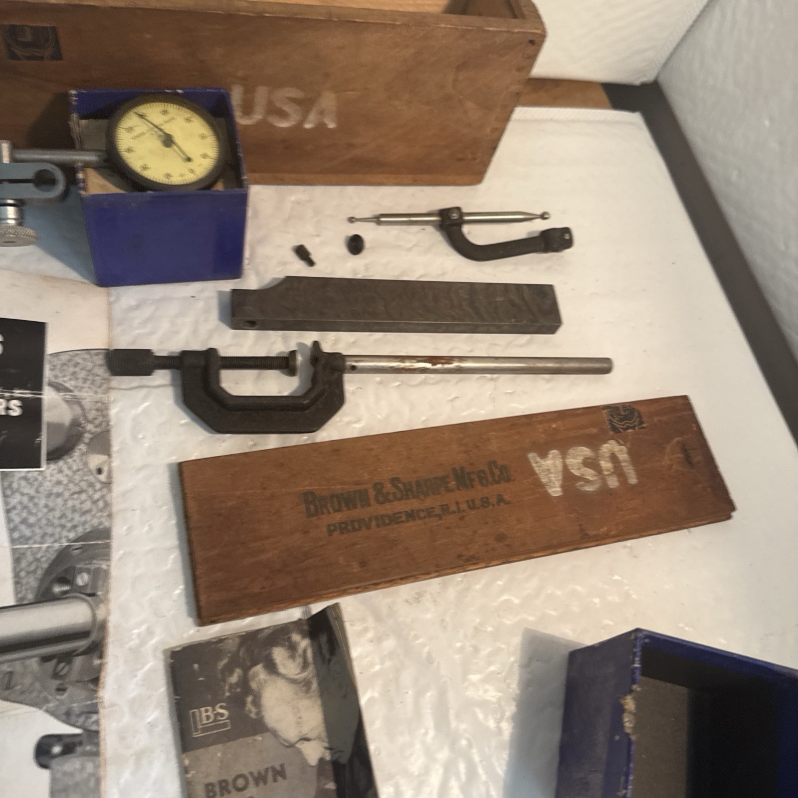 Brown & Sharpe 740 Universal Dial Indicator Set .001" w/ Accessories COMPLETE?