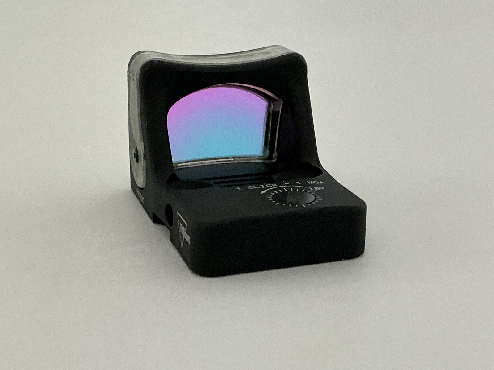 Trijicon RM05 RMR Dual Illuminated Reflex Sight, 9.0 MOA, Amber Dot