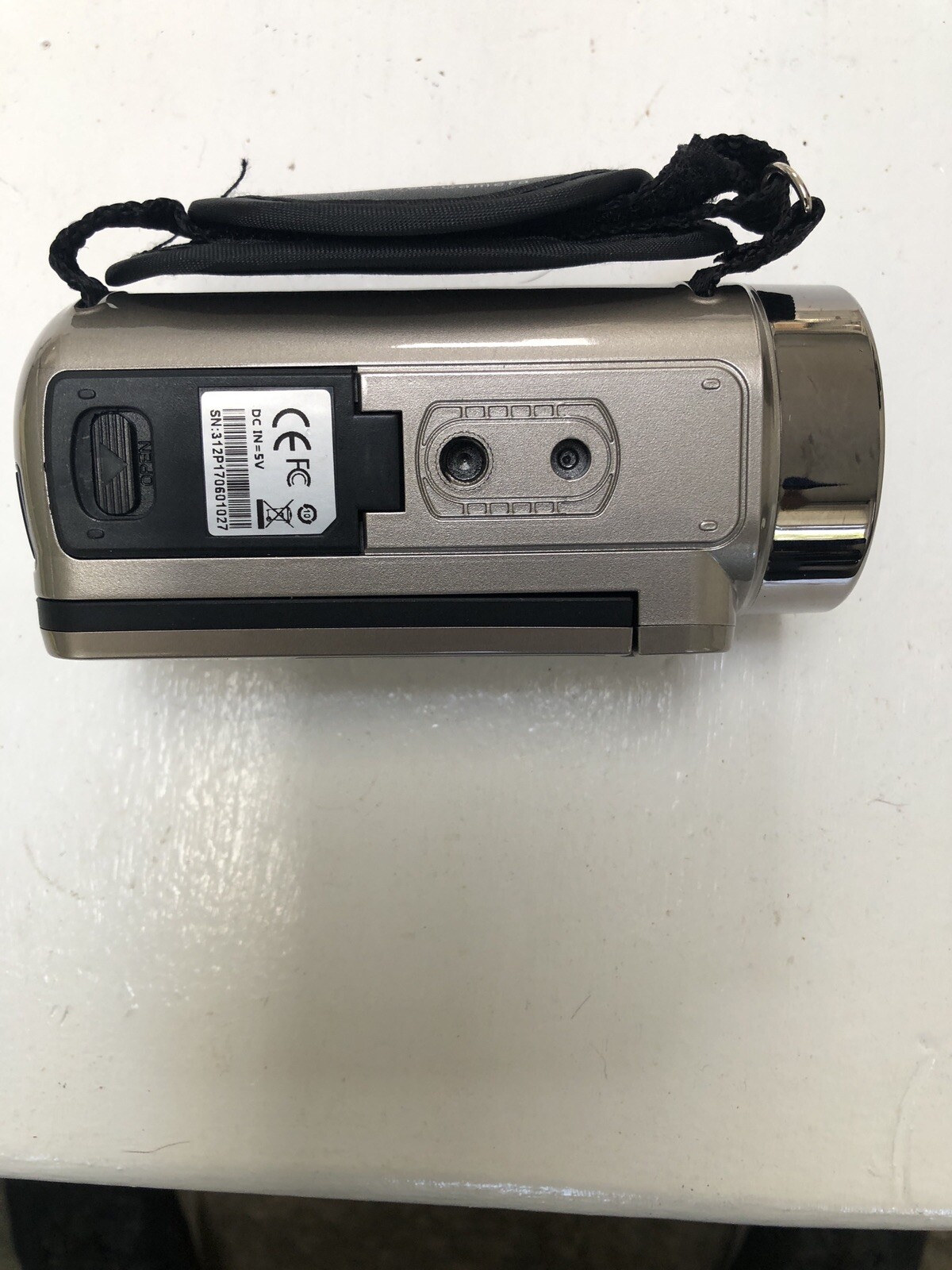 Besteker HD 240 mega Pixels Still Image Video With Strap, Cables Box “untested”