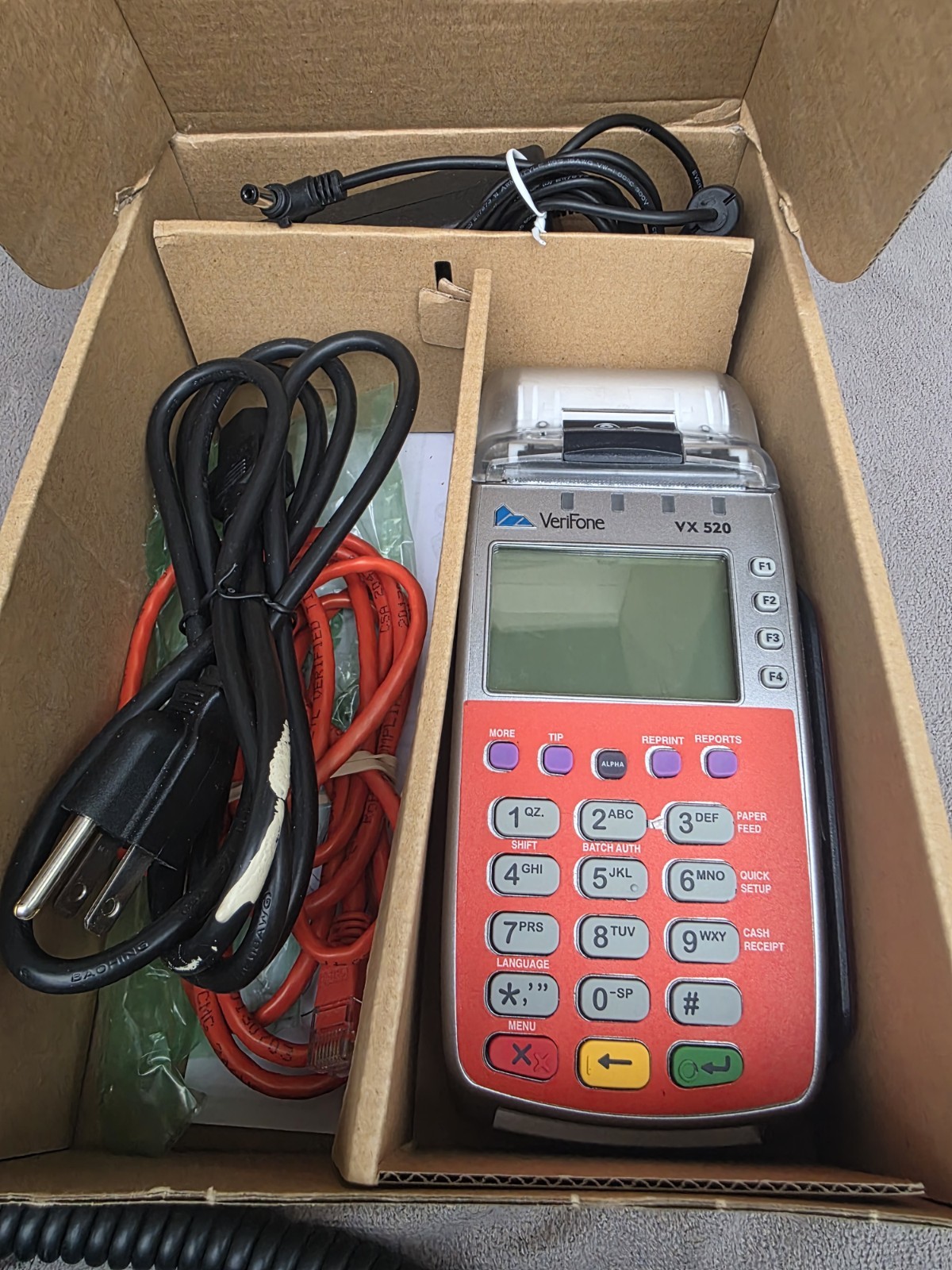 Verifone VX520 EMV Credit Card Terminal M252-653-A3-NAA-3 w/ Cables & Manual