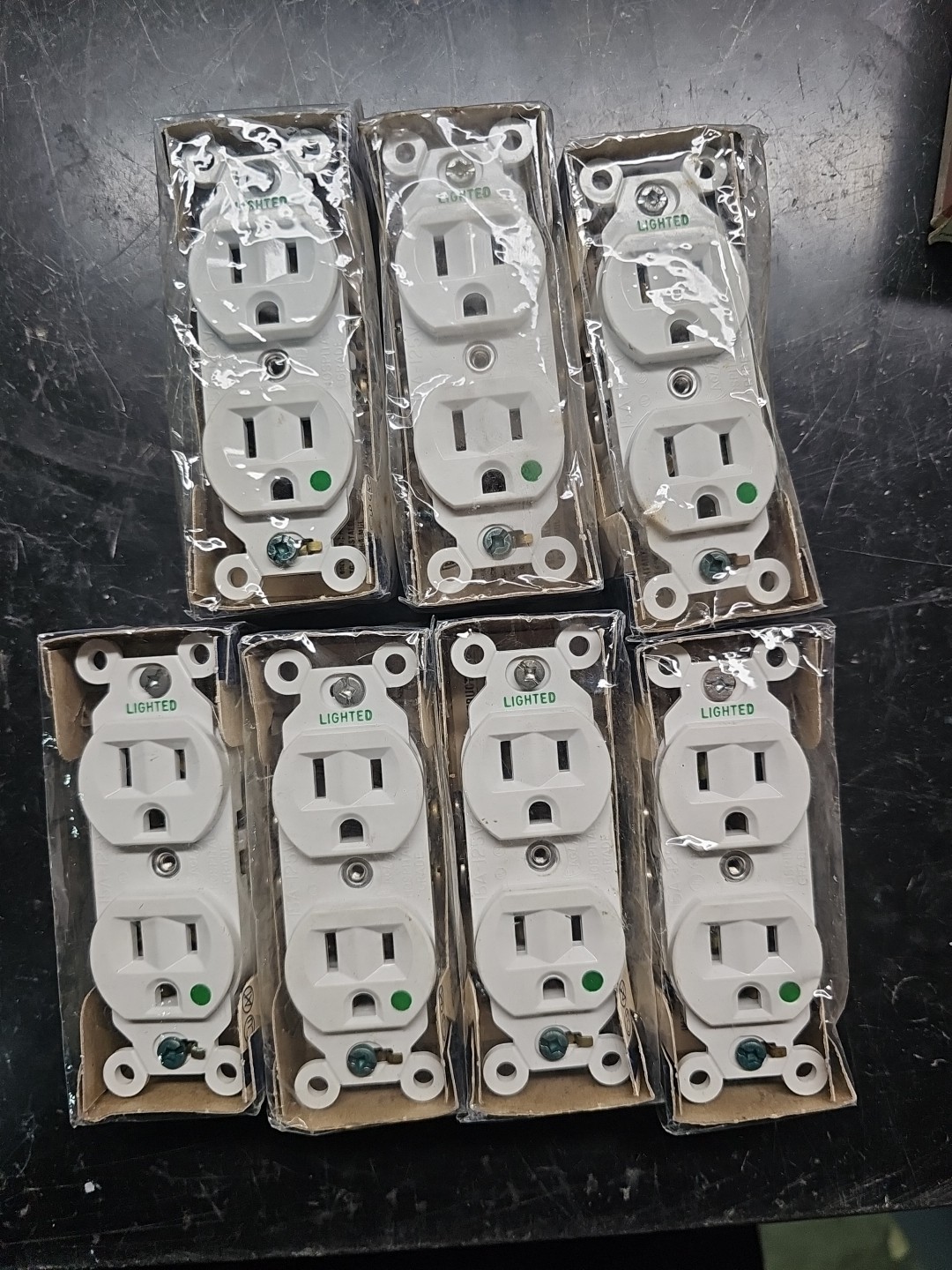 LOT 7 Eagle 15 Amp 125 V Commercial Grade Duplex Outlet/Receptacle White 8200-4