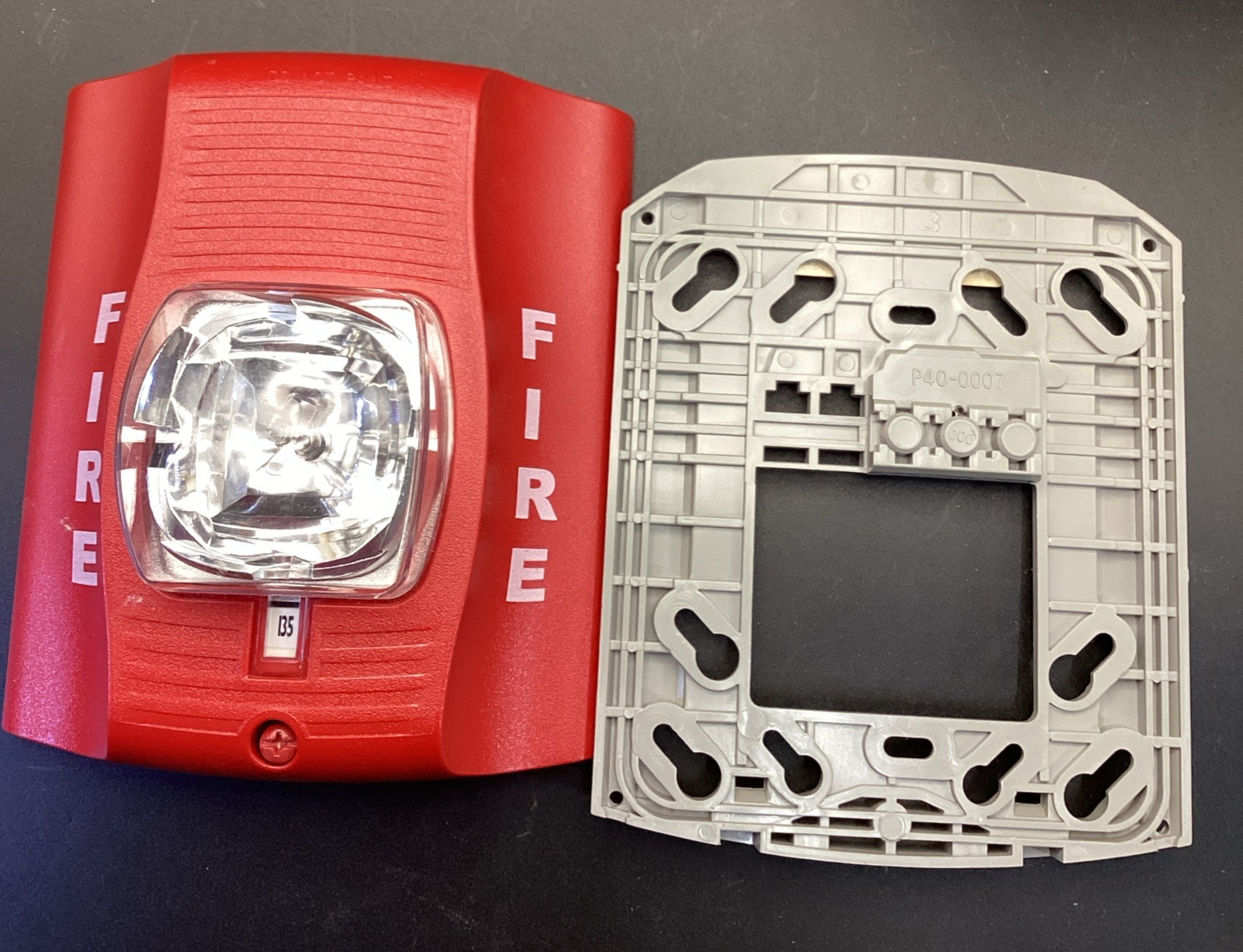 New In Box System Sensor SRH Strobe HI CD Red Fire Alarm Missing Screws &Manual