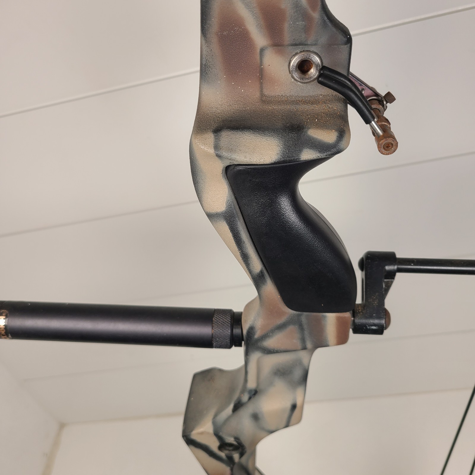 Vintage Bear First Strike XL Archery Compound Bow Camo