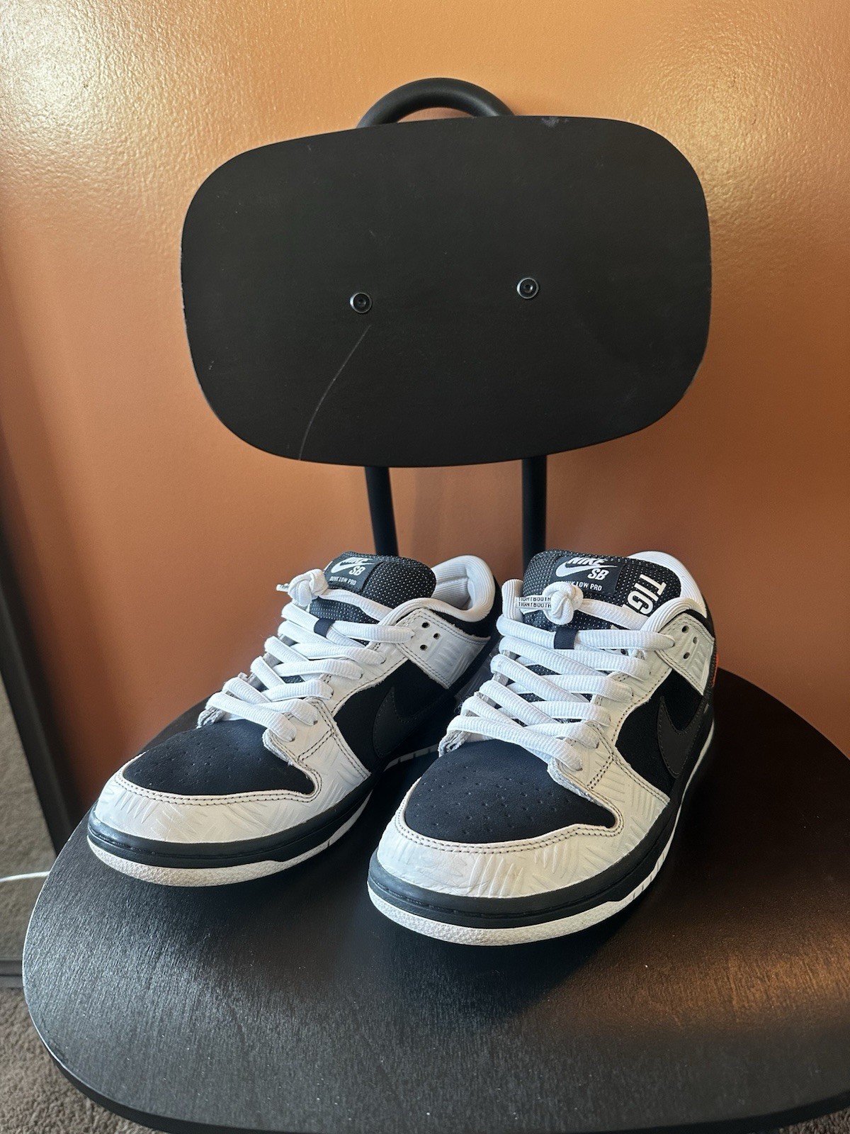 Nike SB Dunk Low TIGHTBOOTH Black/White Shoes Men’s Size 9.5 US