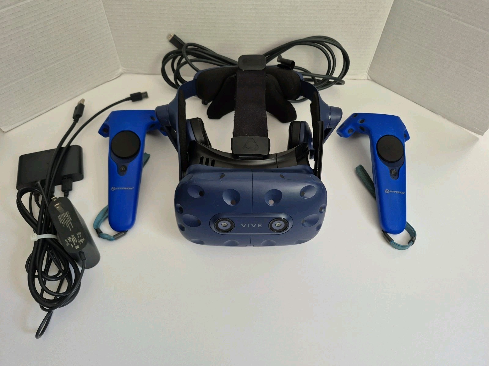 HTC VIVE Pro VR Headset Kit (Headset, Link Box, Cables & Controllers)