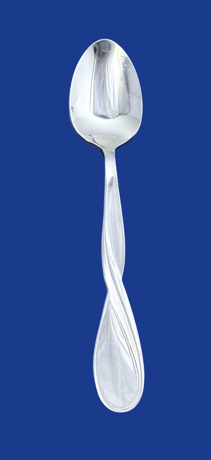 Oneida AQUARIUS Glossy USA  Stainless -- Place Oval Soup Spoon  7"