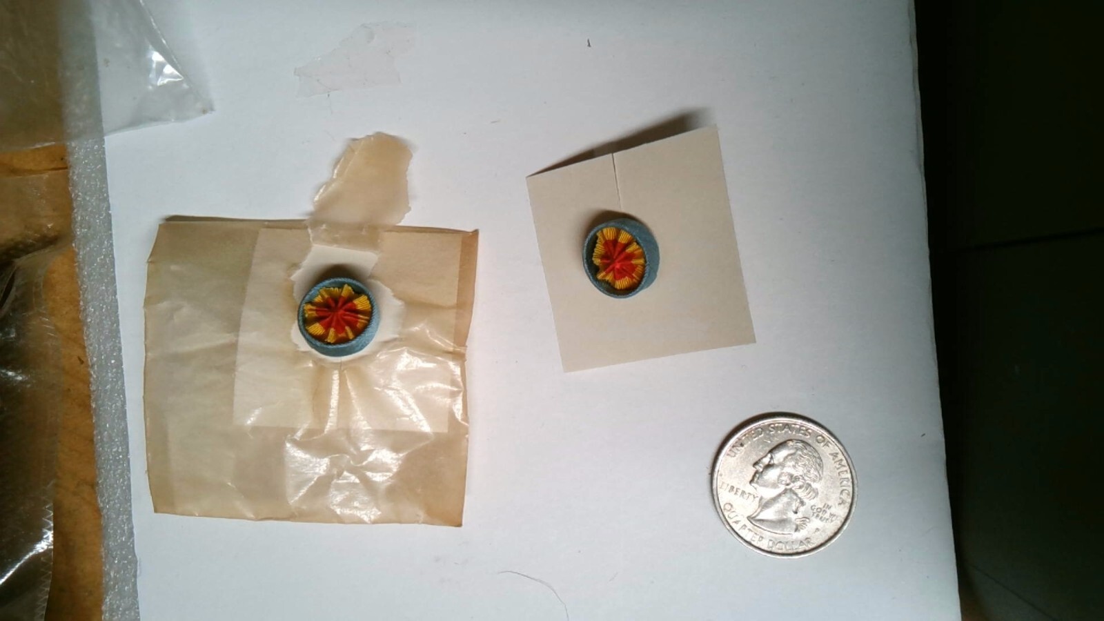 MILITARY INSIGNIA SET OF 2 ROSETTE AIR FORCE CIVILIAN AWARD FOR VALOR VIETNAM 64