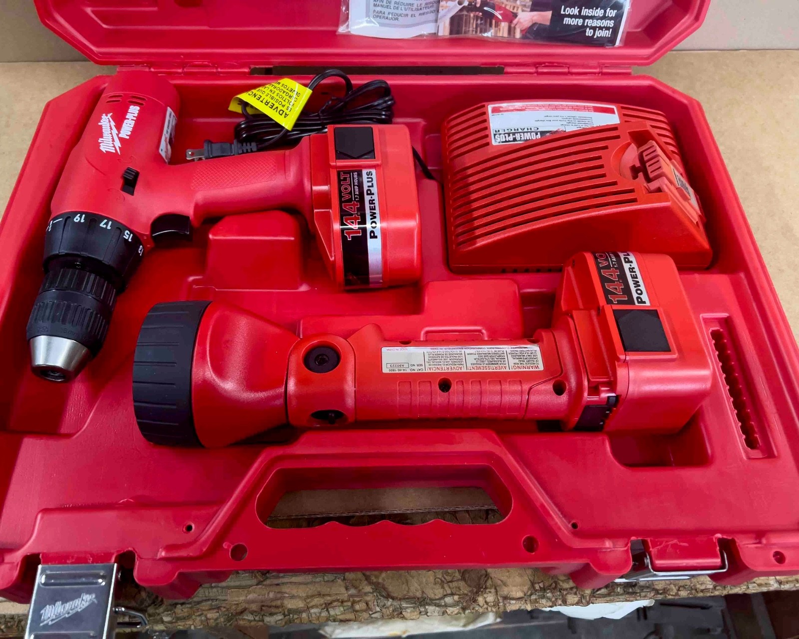 Milwuakee 0512-26 1/2" Driver Drill kit 14.4V, with flash light.