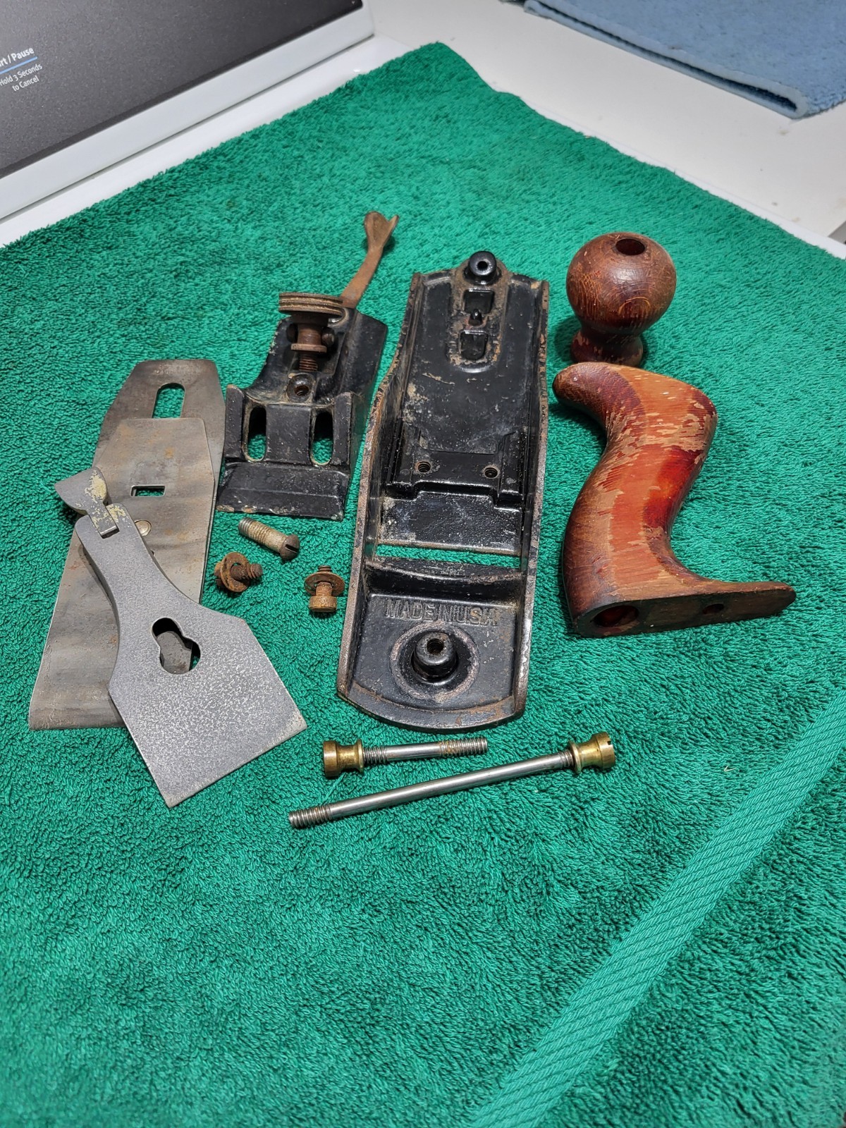 VINTAGE STANLEY DEFIANCE 9" SMOOTH BOTTON WOODWORKING PLANE MADE IN USA