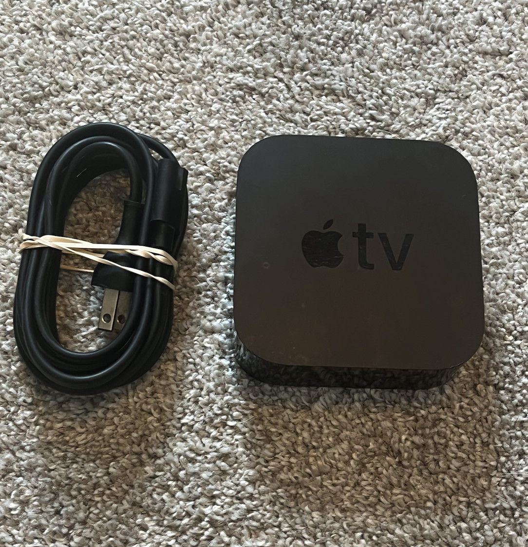 Apple TV (4th Generation) HD Media Streamer- A1625 - Fully Functional! No Remote
