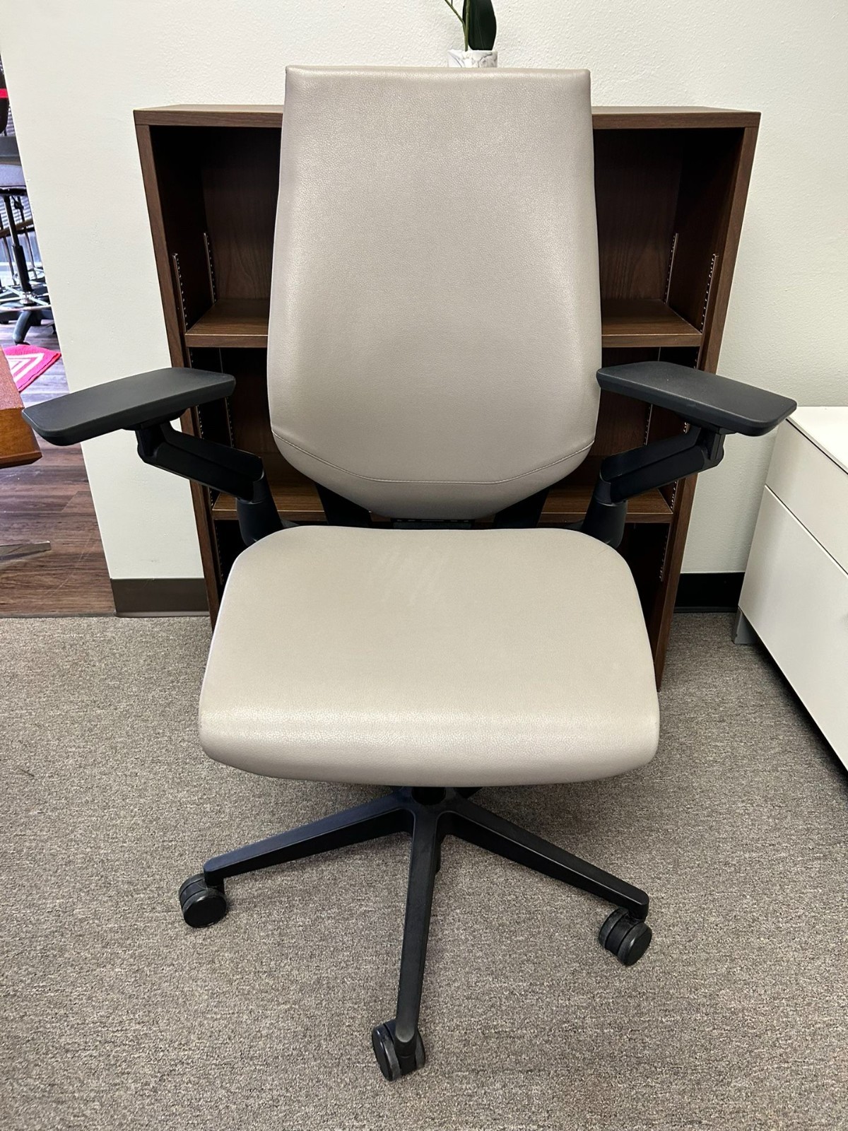Steelcase Gesture Office Desk Ergonomic Gaming Chair Fully Adjustable
