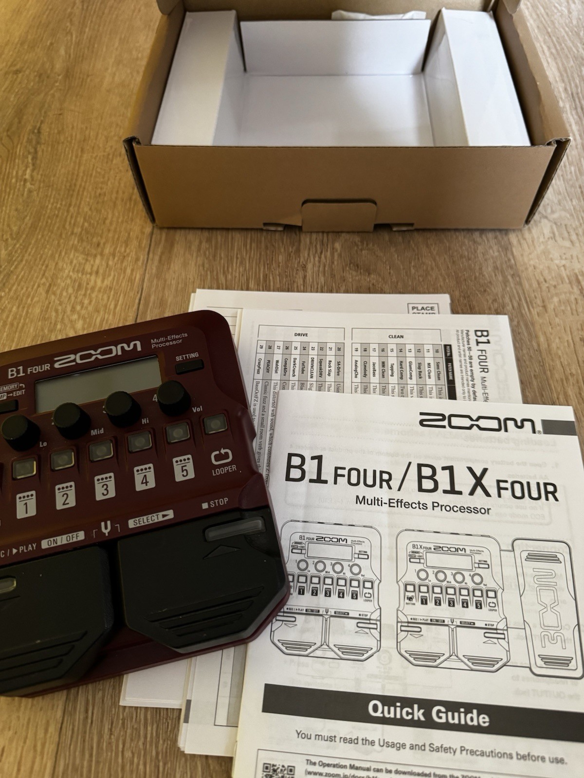 Zoom B1 FOUR Bass Multi-Effects Processor – Excellent – Box, Manual & Adapter