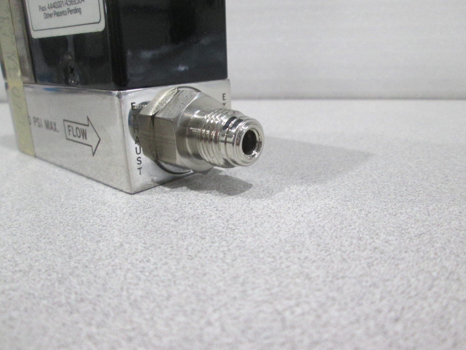Unit UFC-1500A Mass Flow Controller, Gas, Cl2, 20 SCCM