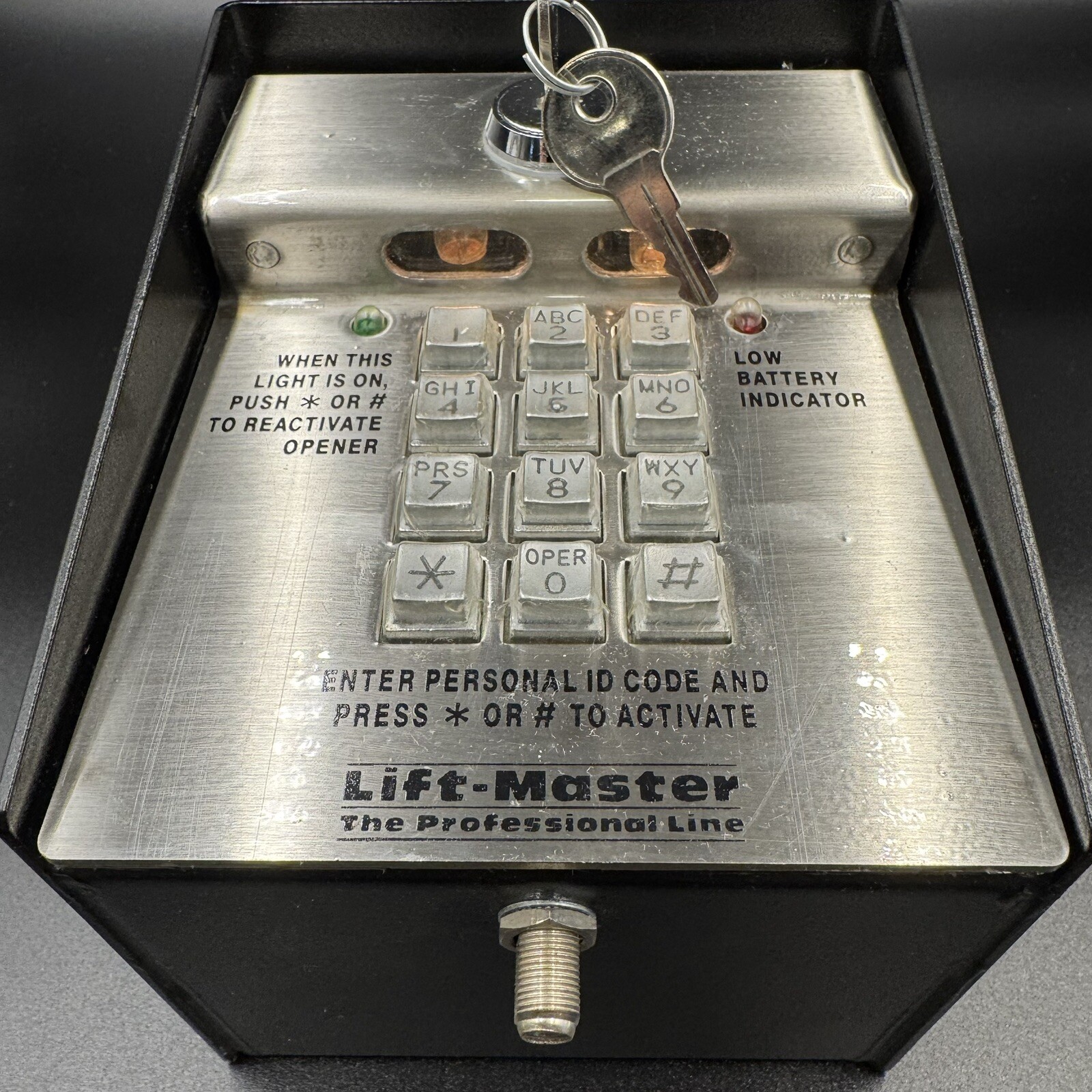LIFTMASTER Commercial Access Control Keypad  Article 6LUU7  Model 466LM 02