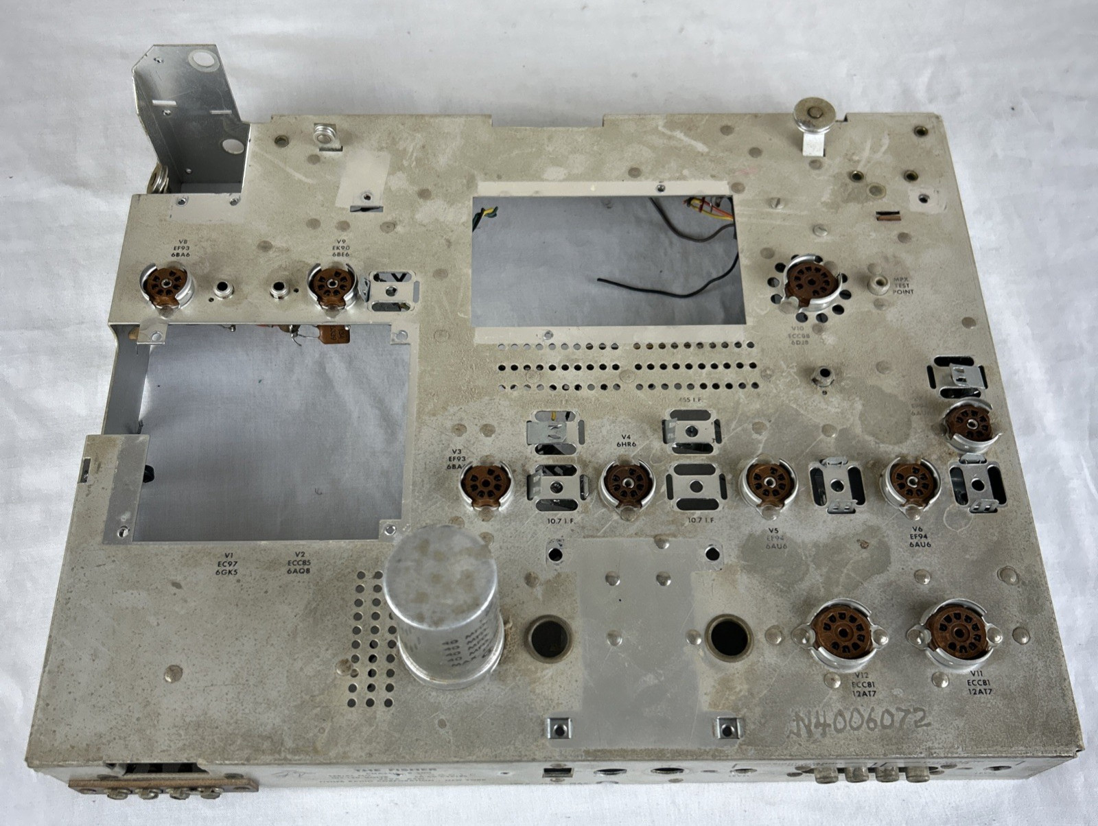Fisher R-200 Chassis