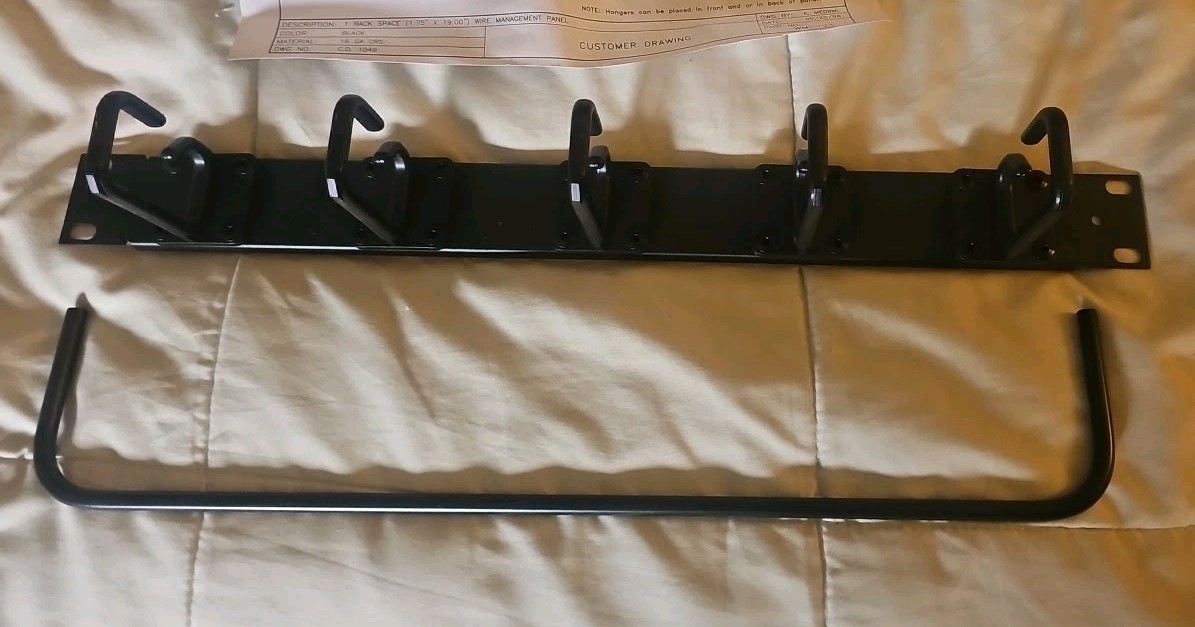 Rack Mount Cable Management Panel with 5 Rings 19"