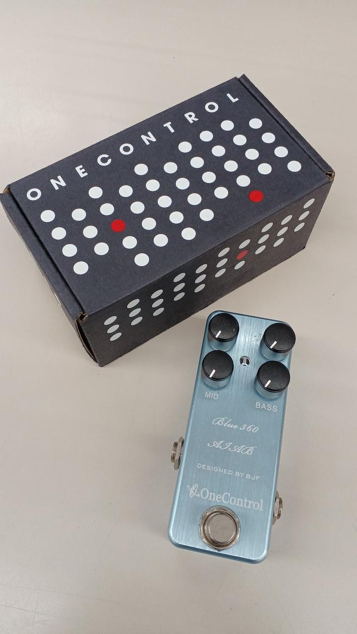 ONE CONTROL Blue 360 AIAB Bass Preamp Pedal FX Effect Used