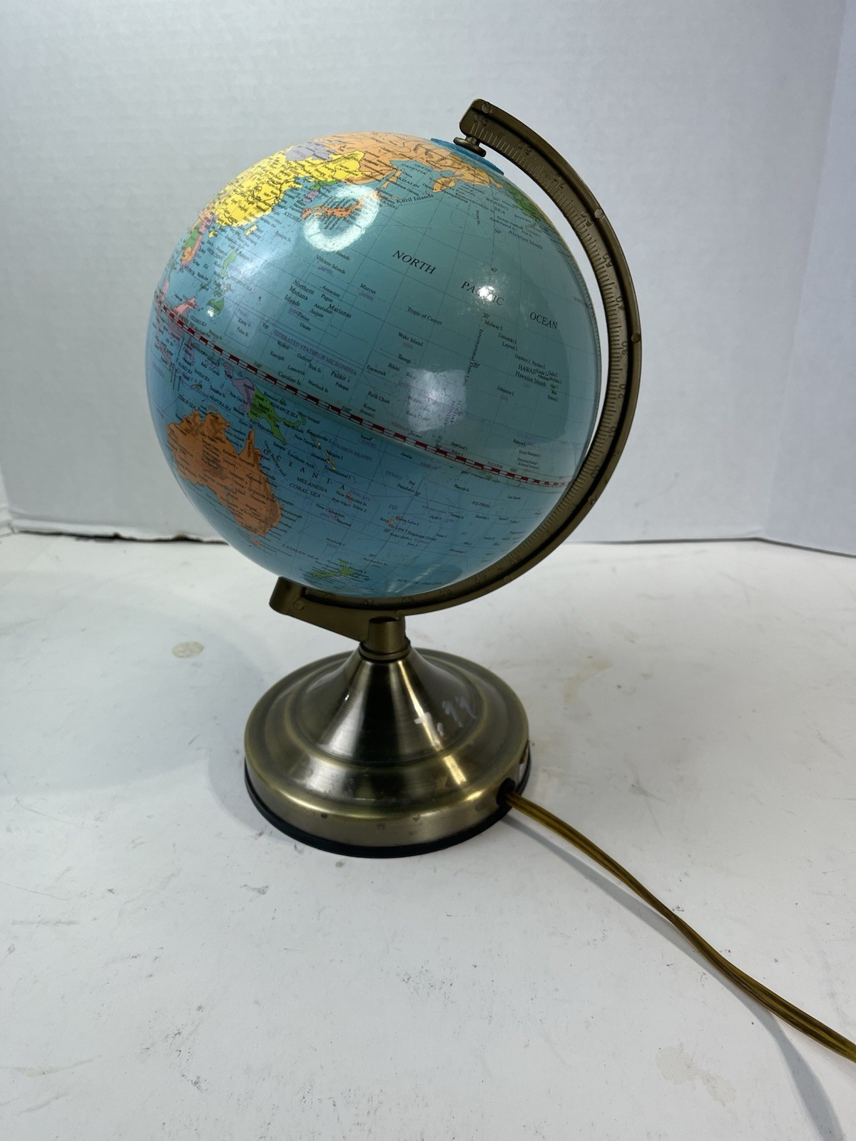 Illuminated World Globe with Stand, Built in LED OO B