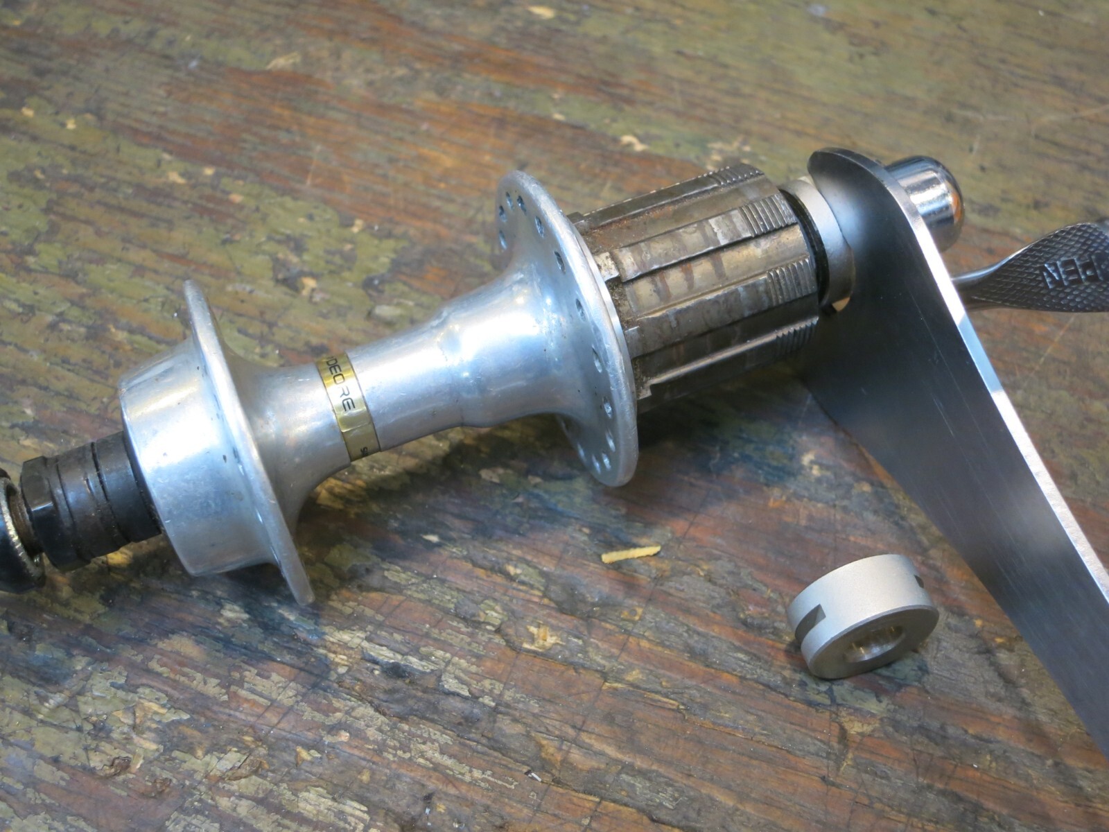Stein Hub Hugger - Portable Hub Axle Vise