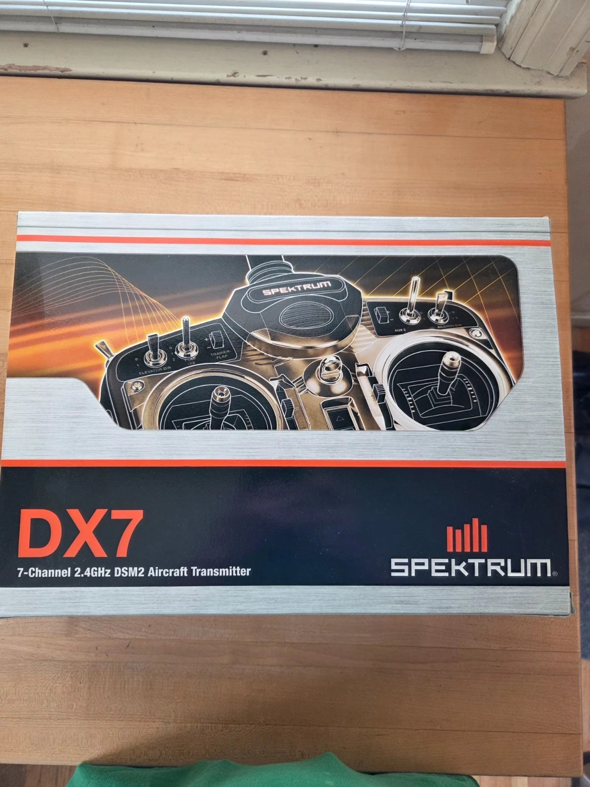 Spektrum DX7 7-channel 2.4ghz RC Airplane / Drone Controller with charger/manual