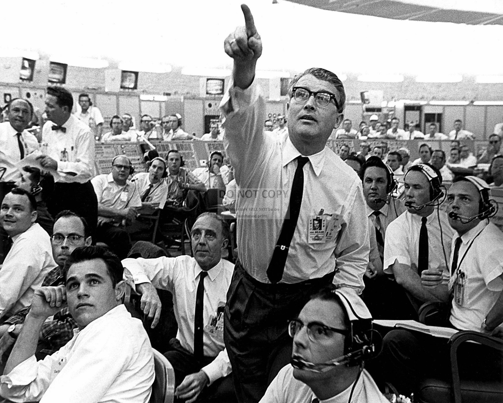 WERNHER VON BRAUN IN SATURN BLOCKHOUSE WITH KURT DEBUS  8X10 NASA PHOTO (EP-029)