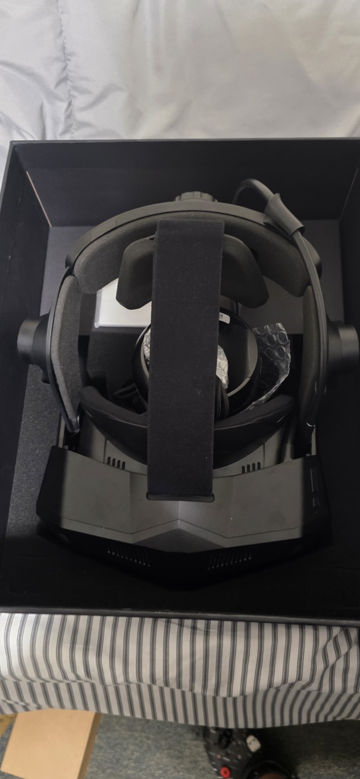 Pimax Crystal Super Ultrawide QLED VR Headset