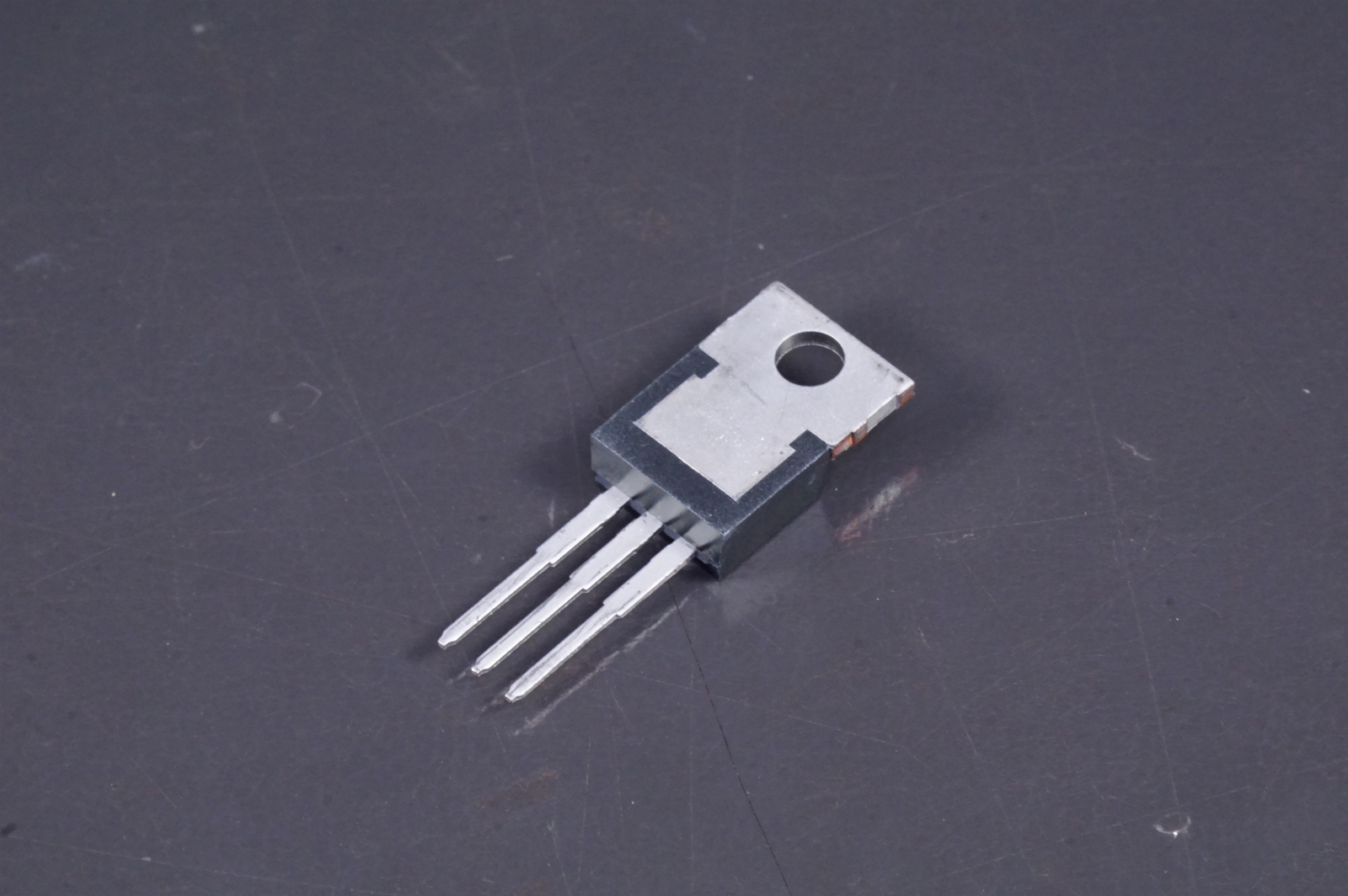 LT337AT Linear Tech Voltage Regulator Adjustable Negative -37V 1.5A 3 Pin TO-220
