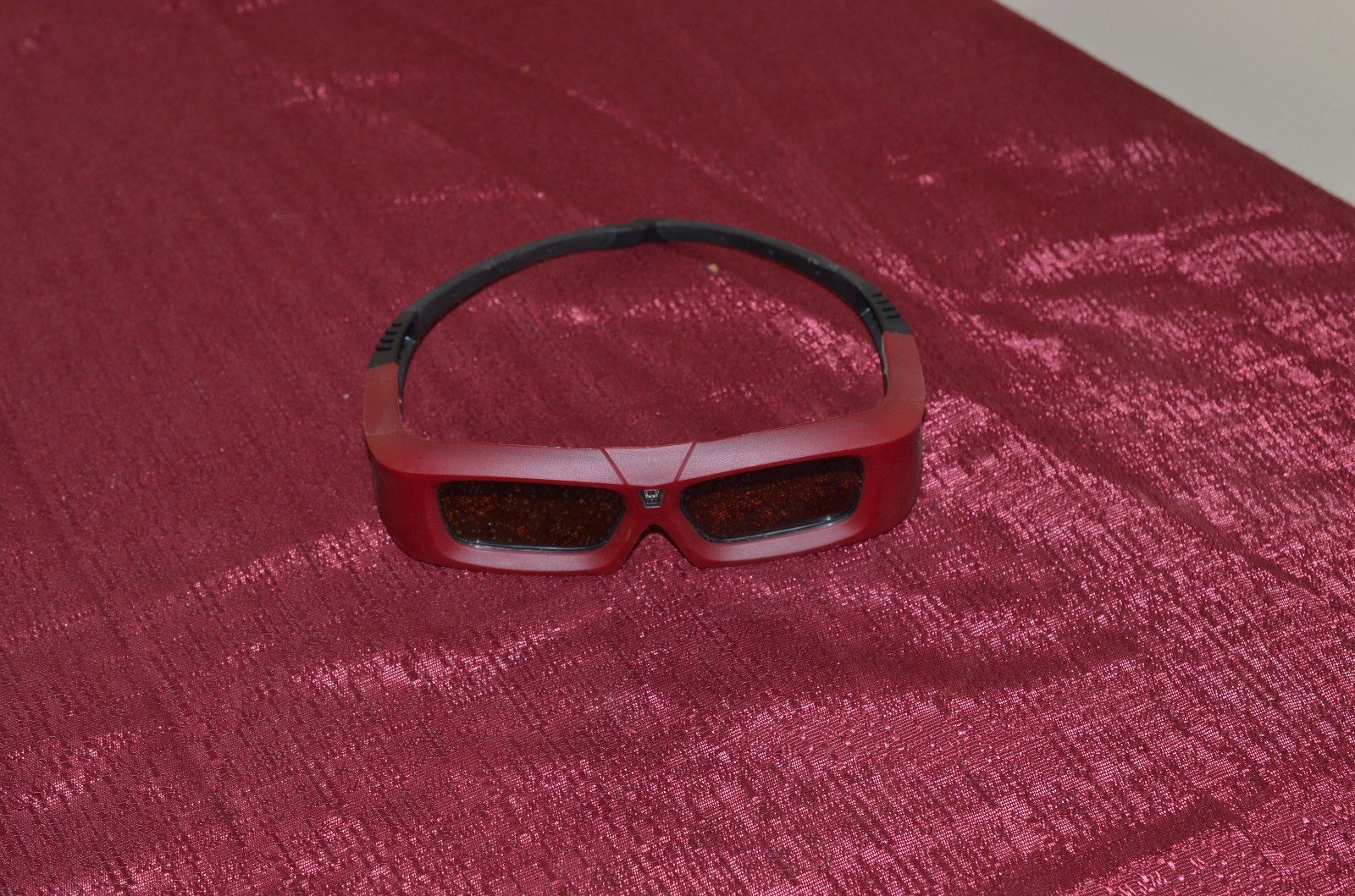 Xpand dlp link ready glasses red A102