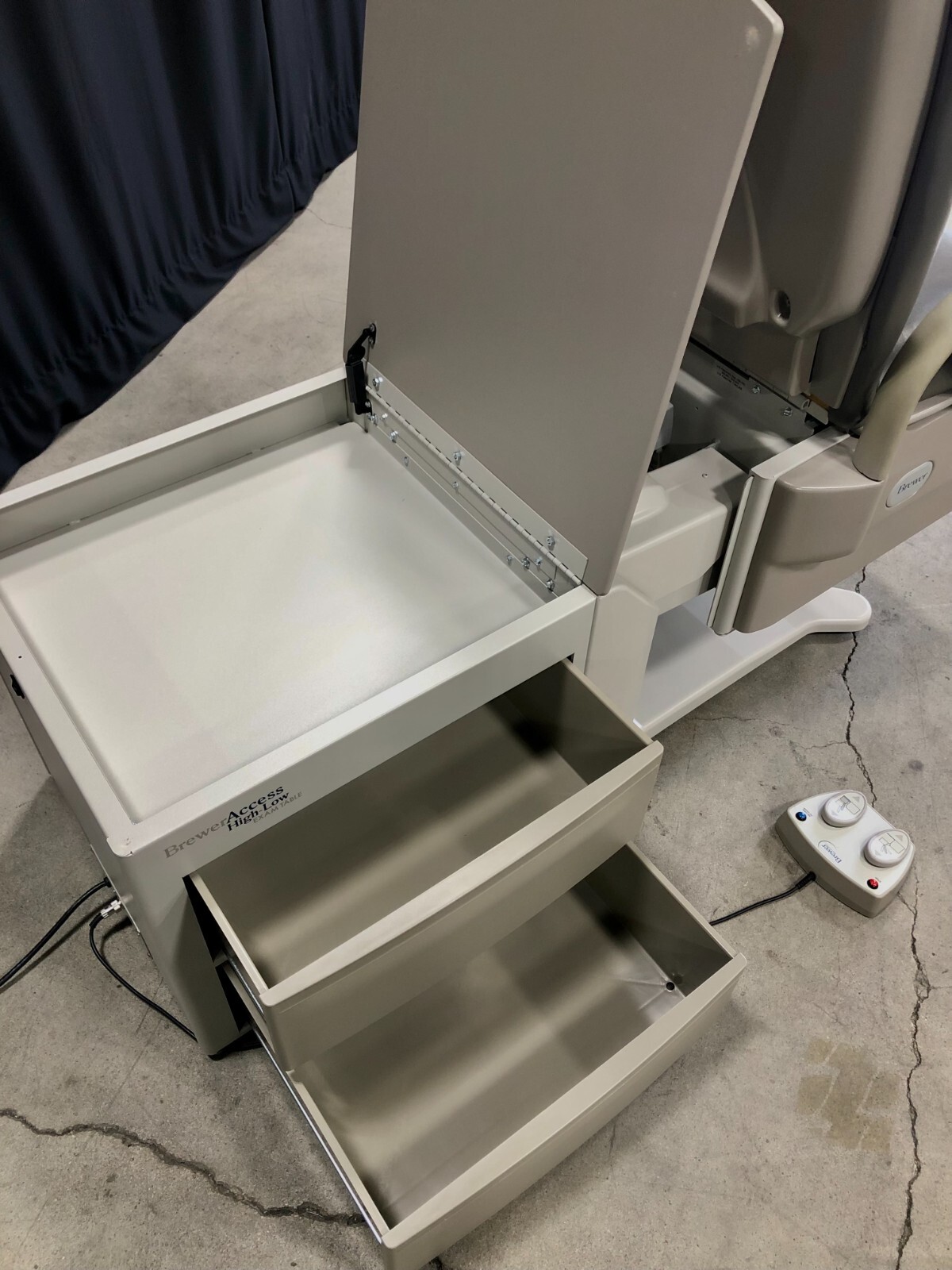 Brewer 6500 Access High-Low Exam Table