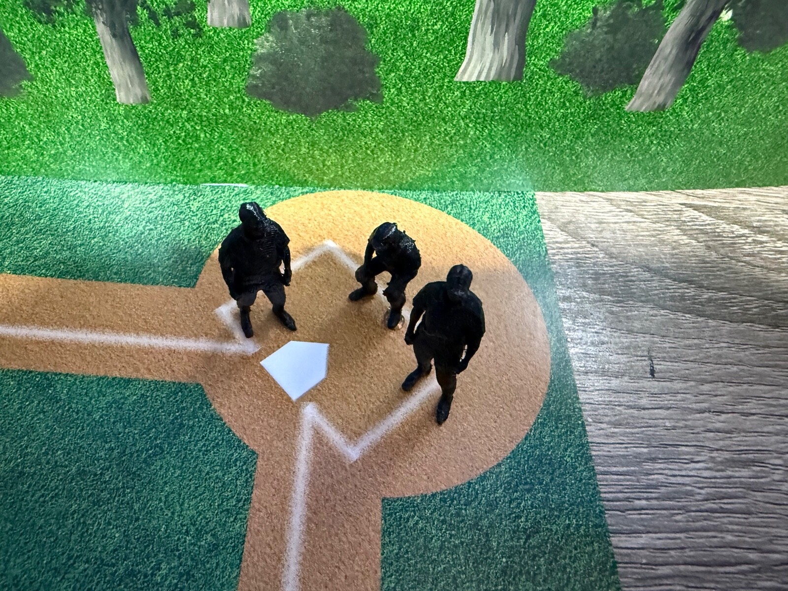 O Scale Baseball Umpires -3 Piece Set - Standing and Crouched