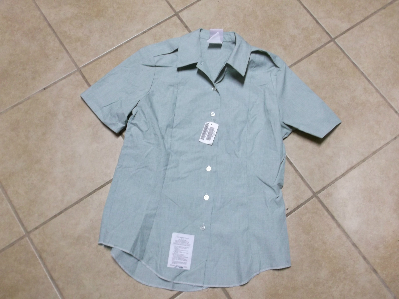 US ARMY SHORT  SLEEVE SHIRT WOMAN TUCK-IN GREEN SIZE 12R (37.5) NWT