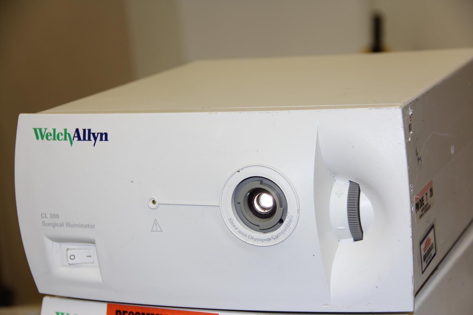 WELCH ALLYN CL300 Surgical Illuminator "TESTED"