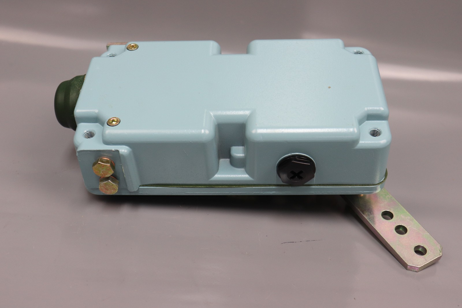 Telemecanique XY2-CA120 Cable Pull Switch Unused